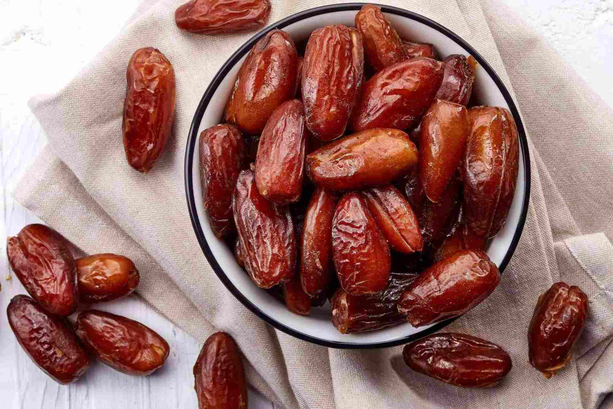 Dates Nutrition Facts 100g