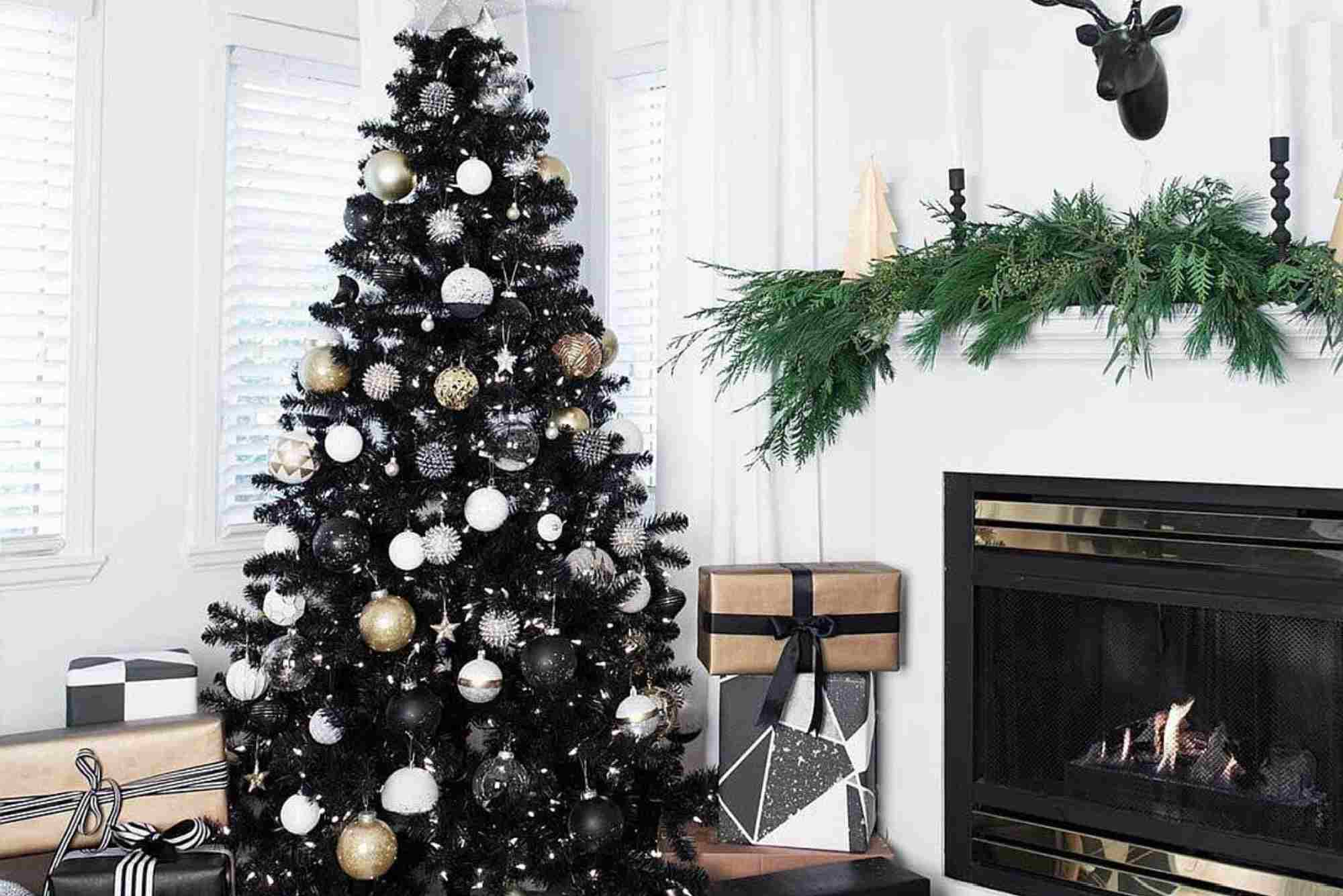 Black and White Christmas Tree Decorations