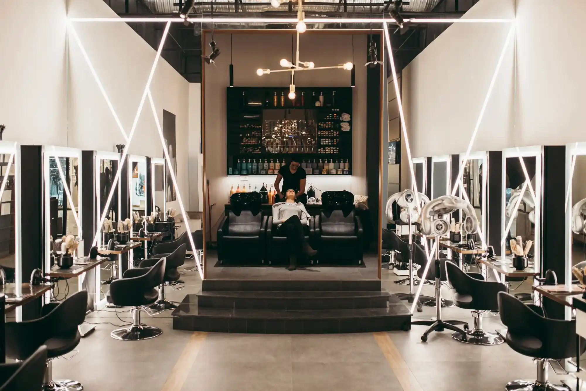 Premium Beauty Salon Dubai — Where Glamour Meets Perfection